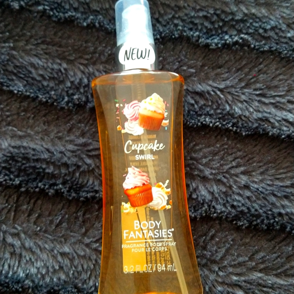 Body Fantasies "CUPCAKE SWIRL" body spray NEW (RARE) 3.2 oz.